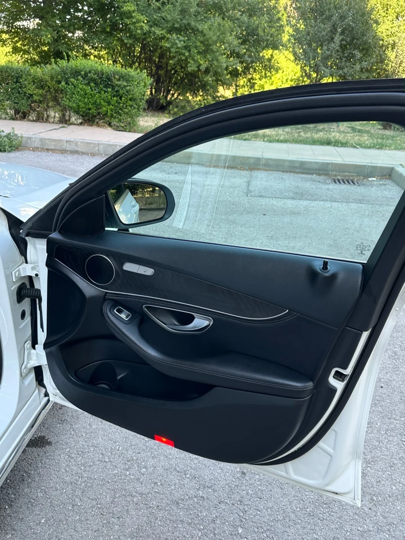 Mercedes-Benz C 220, снимка 8 - Автомобили и джипове - 53060865