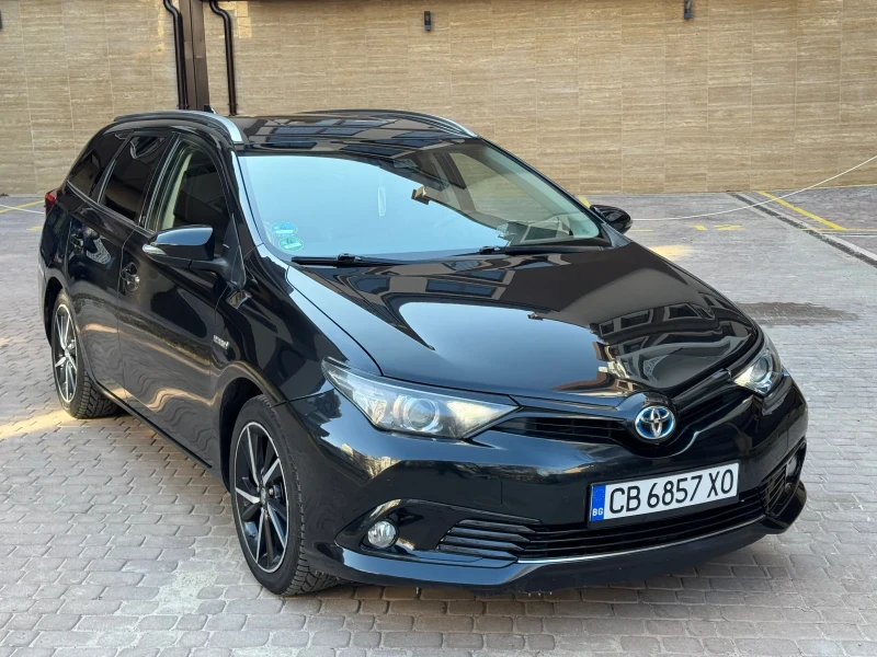 Toyota Auris 1.8 HYBRID!, снимка 3 - Автомобили и джипове - 53145198