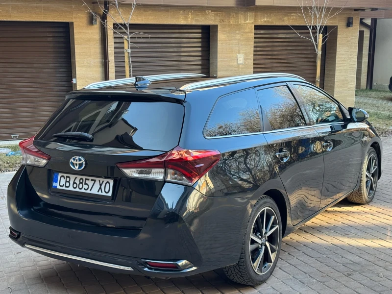 Toyota Auris 1.8 HYBRID!, снимка 4 - Автомобили и джипове - 53145198