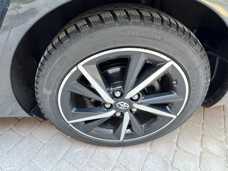 Toyota Auris 1.8 HYBRID!, снимка 17 - Автомобили и джипове - 53145198