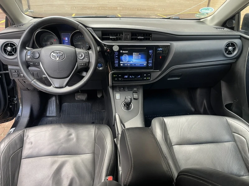 Toyota Auris 1.8 HYBRID!, снимка 8 - Автомобили и джипове - 53145198
