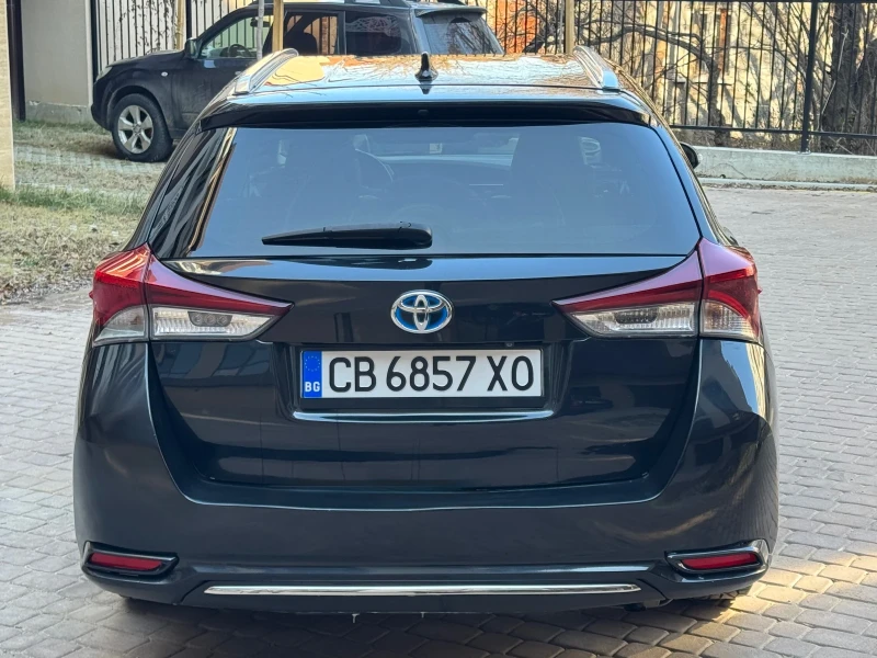 Toyota Auris 1.8 HYBRID!, снимка 6 - Автомобили и джипове - 53145198