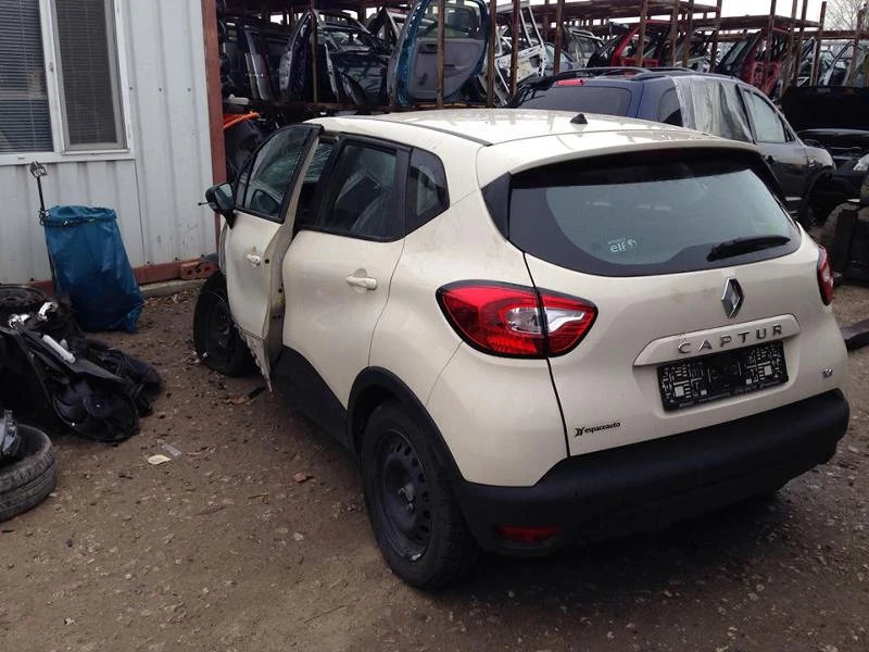 Renault Captur 0.9 i turbo, снимка 2 - Автомобили и джипове - 20313720