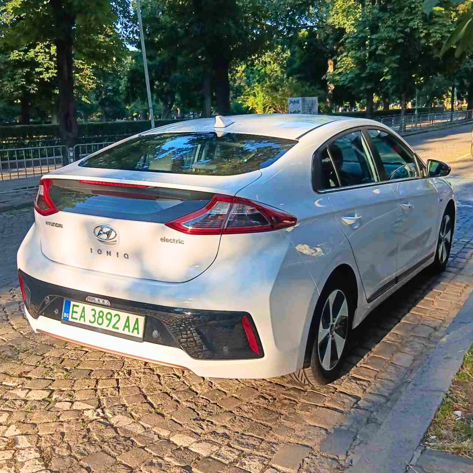 Hyundai Ioniq Premium - изображение 5