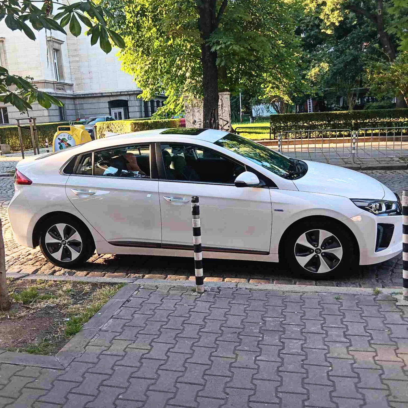 Hyundai Ioniq Premium - изображение 2