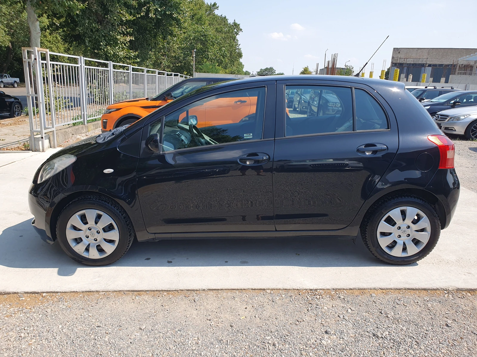 Toyota Yaris КАТО НОВA - изображение 4