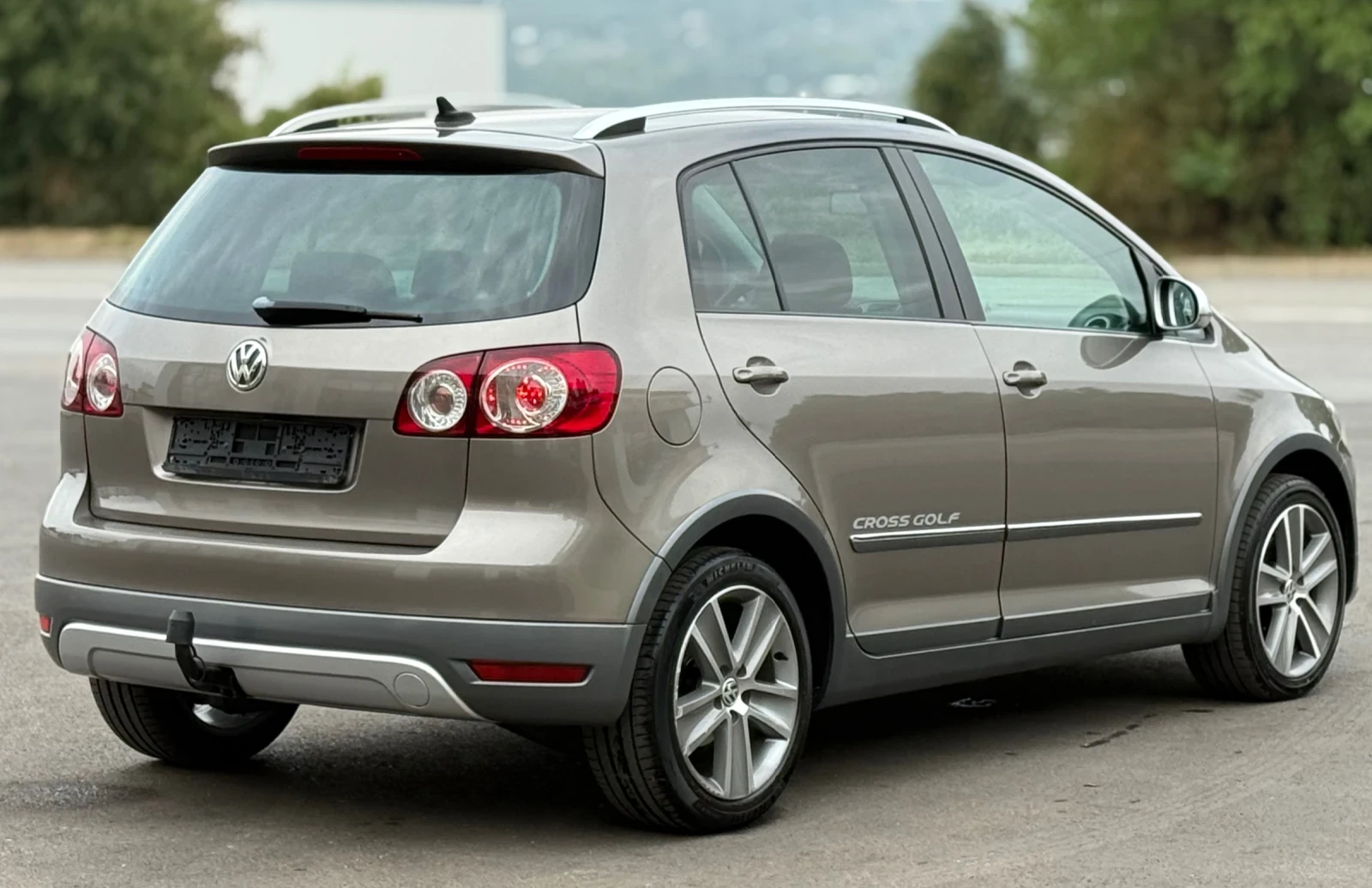 VW Golf Plus 2.0TDi 140к.с * Cross GOLF* * Навигация* * Ксенон* - изображение 6