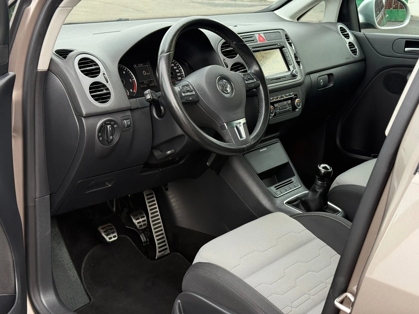 VW Golf Plus 2.0TDi 140к.с * Cross GOLF* * Навигация* * Ксенон* - изображение 10