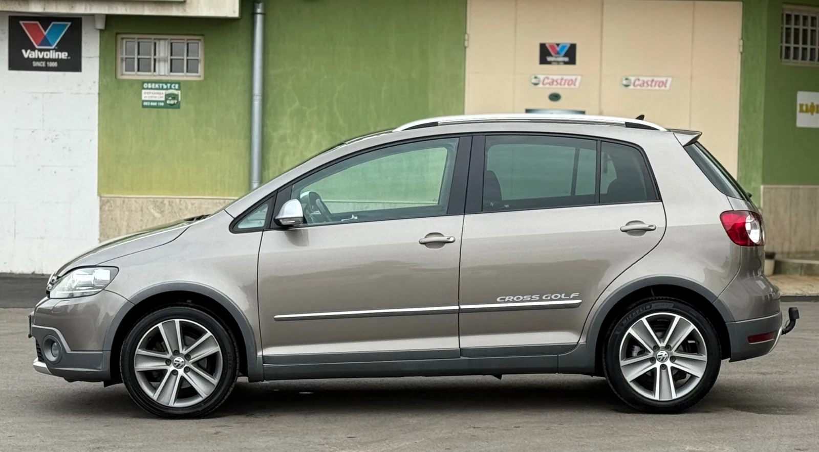 VW Golf Plus 2.0TDi 140к.с * Cross GOLF* * Навигация* * Ксенон* - изображение 7