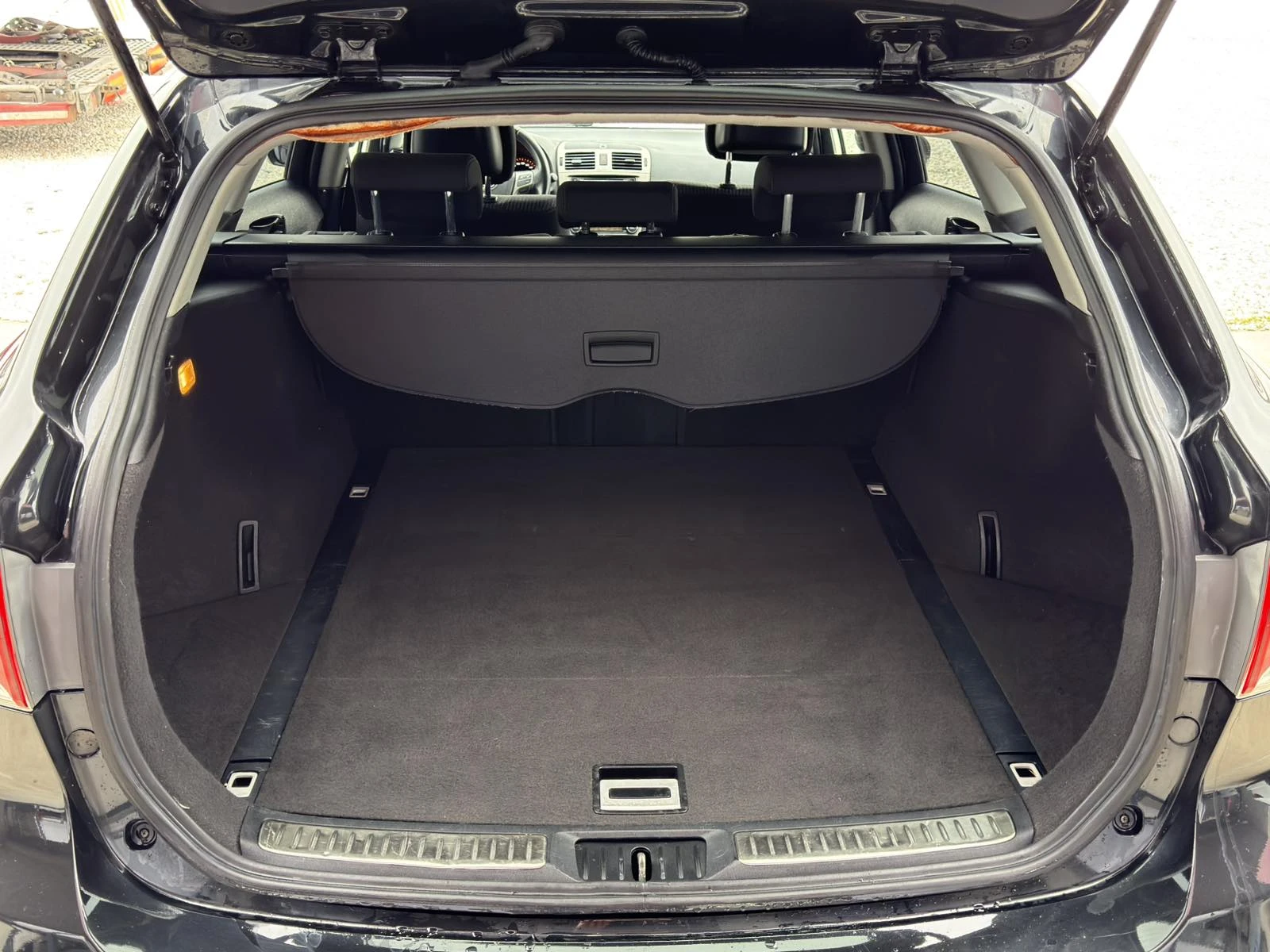 Toyota Avensis 2.2 D-4D EURO5A - изображение 9