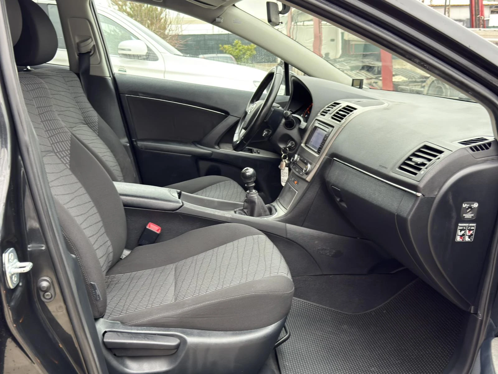 Toyota Avensis 2.2 D-4D EURO5A | Mobile.bg � ����������� 12