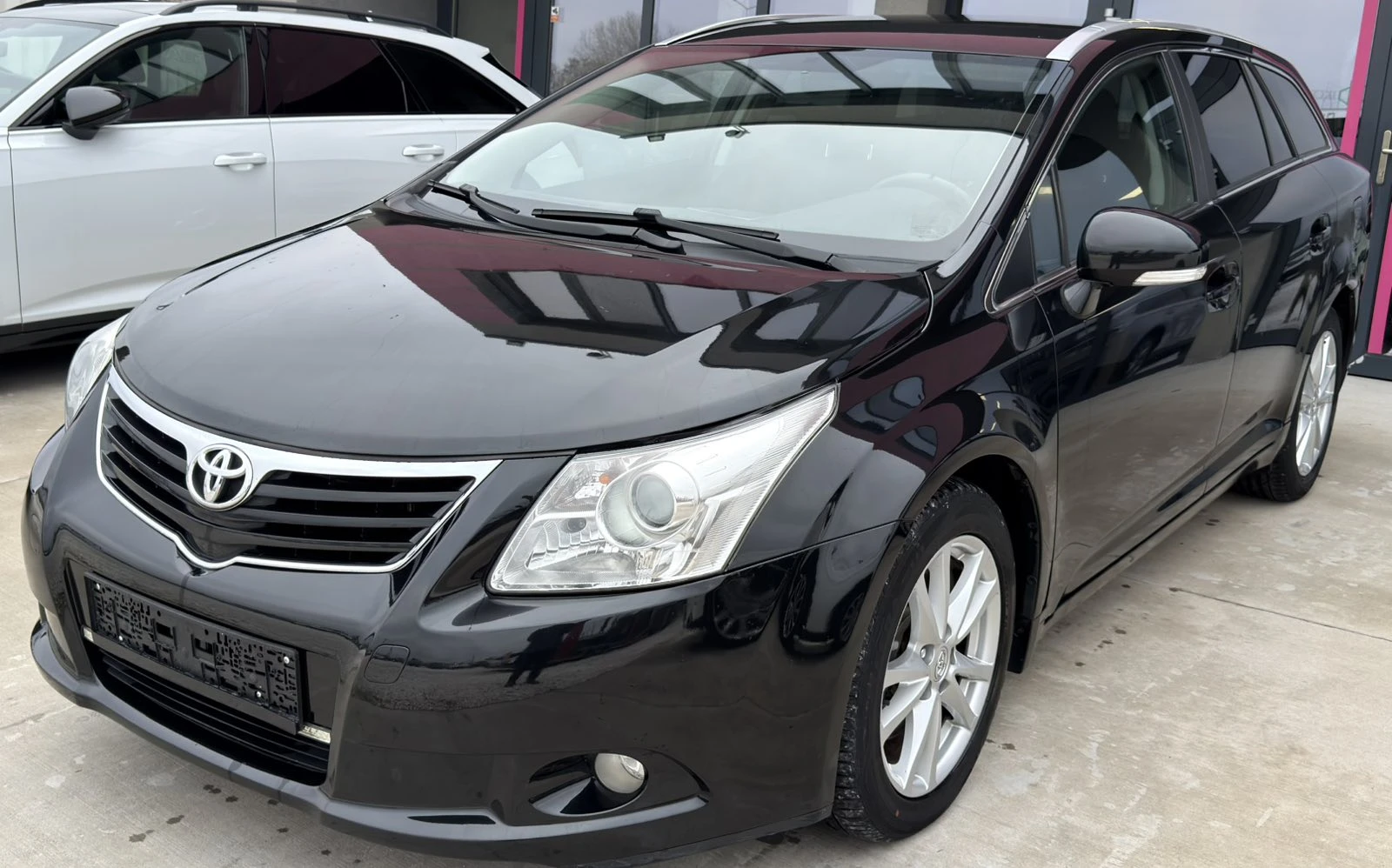 Toyota Avensis 2.2 D-4D EURO5A - изображение 3