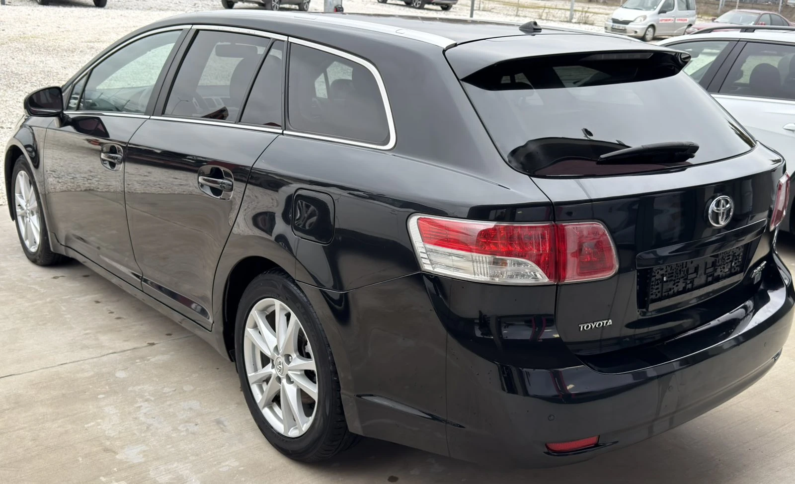 Toyota Avensis 2.2 D-4D EURO5A - изображение 5