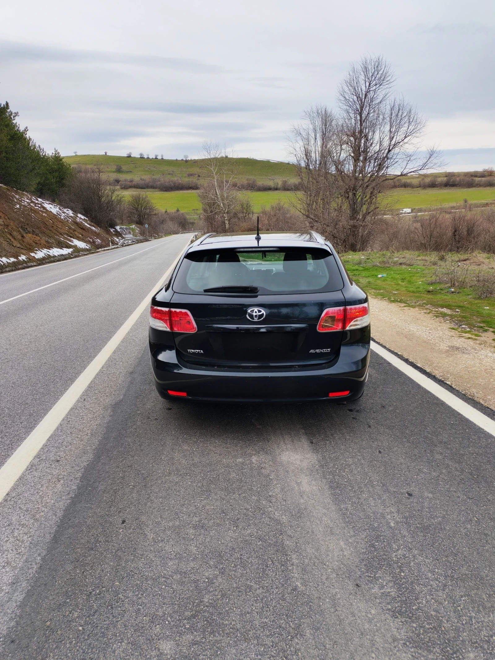 Toyota Avensis, снимка 5 - Автомобили и джипове - 53957290