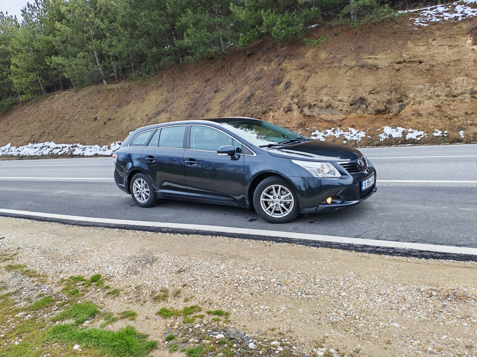 Toyota Avensis, снимка 4 - Автомобили и джипове - 53957290