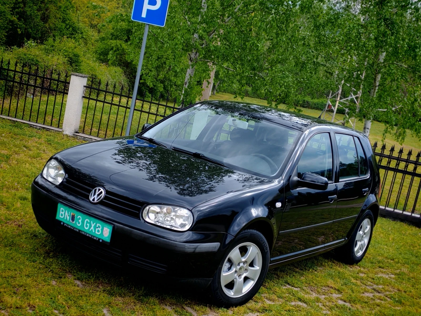 VW Golf 1.4I 16V(75)* КЛИМАТИК* НОВ ВНОС* , снимка 2 - Автомобили и джипове - 54399080