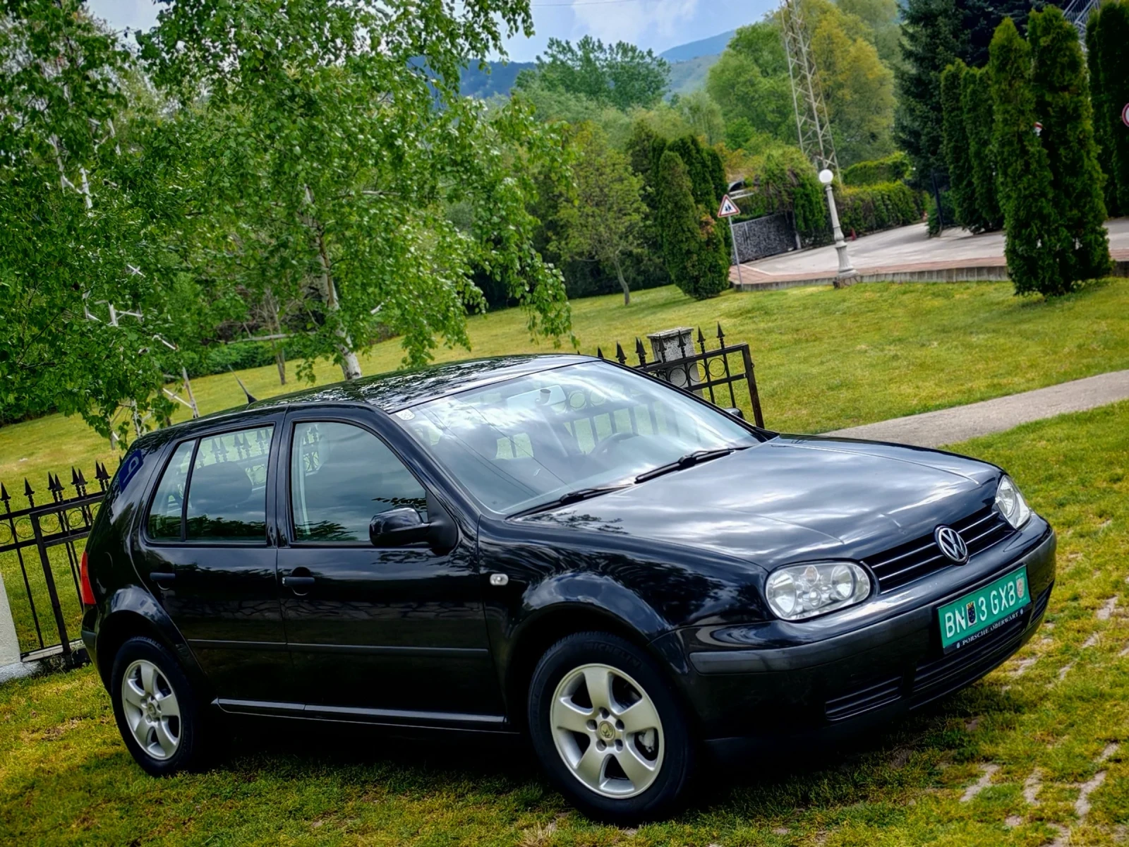 VW Golf 1.4I 16V(75)* КЛИМАТИК* НОВ ВНОС* , снимка 9 - Автомобили и джипове - 54399080