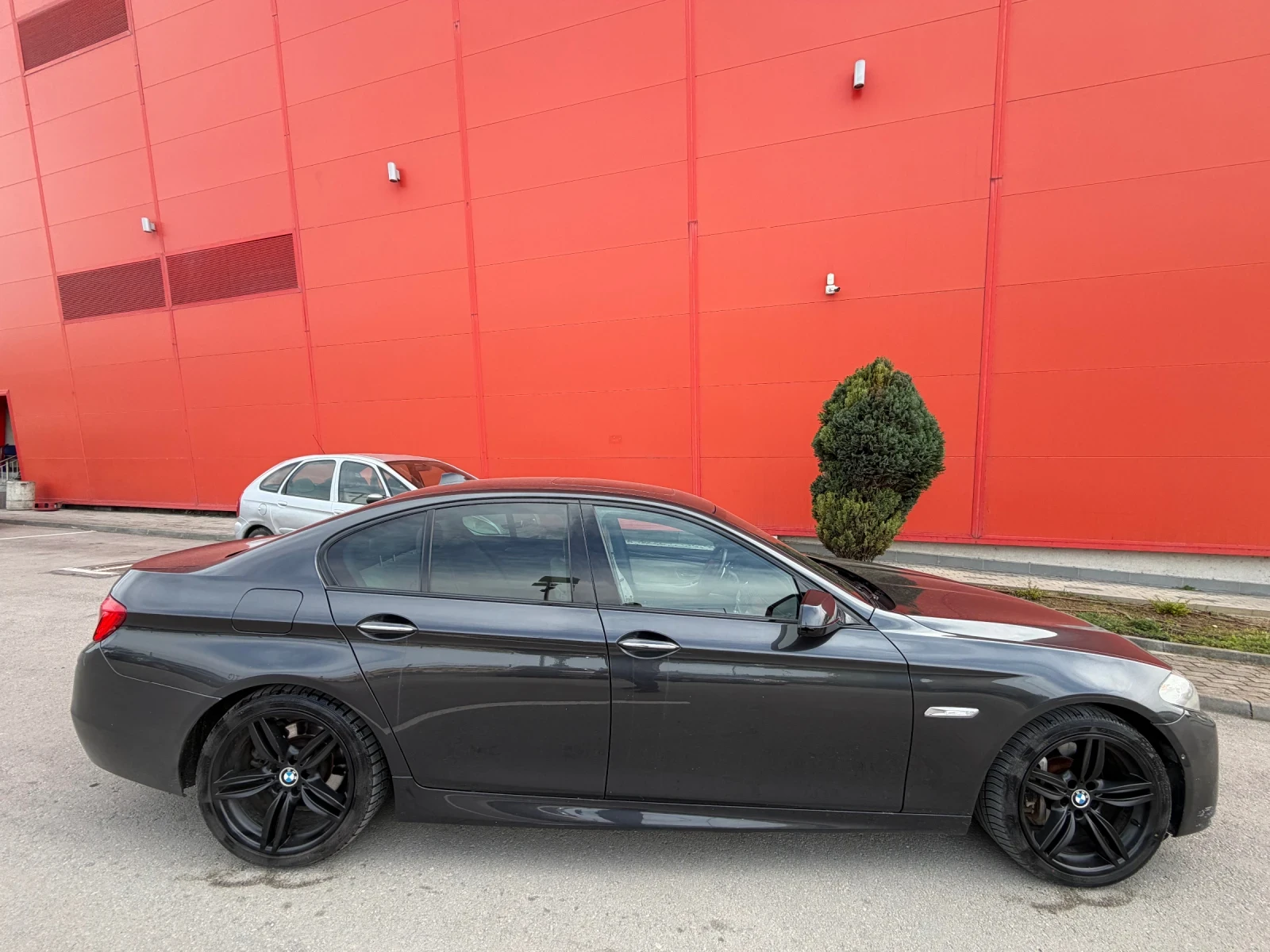 BMW 530 Mпакет* Вакум* HeadUP, снимка 3 - Автомобили и джипове - 54412442