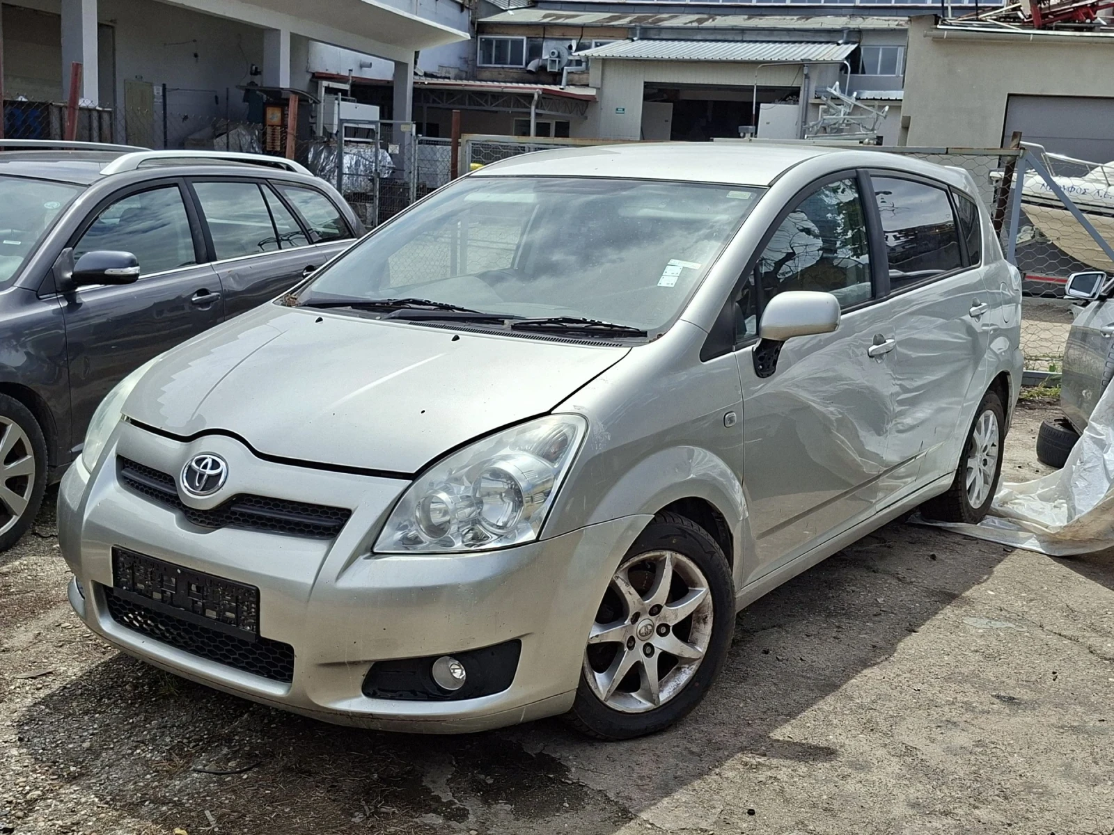 Toyota Corolla verso ЦЯЛА за ЧАСТИ