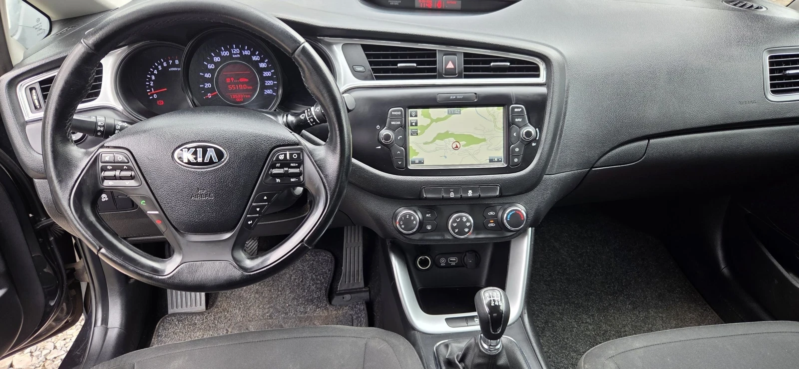 Kia Ceed 1.4 MPI, снимка 5 - Автомобили и джипове - 54800361