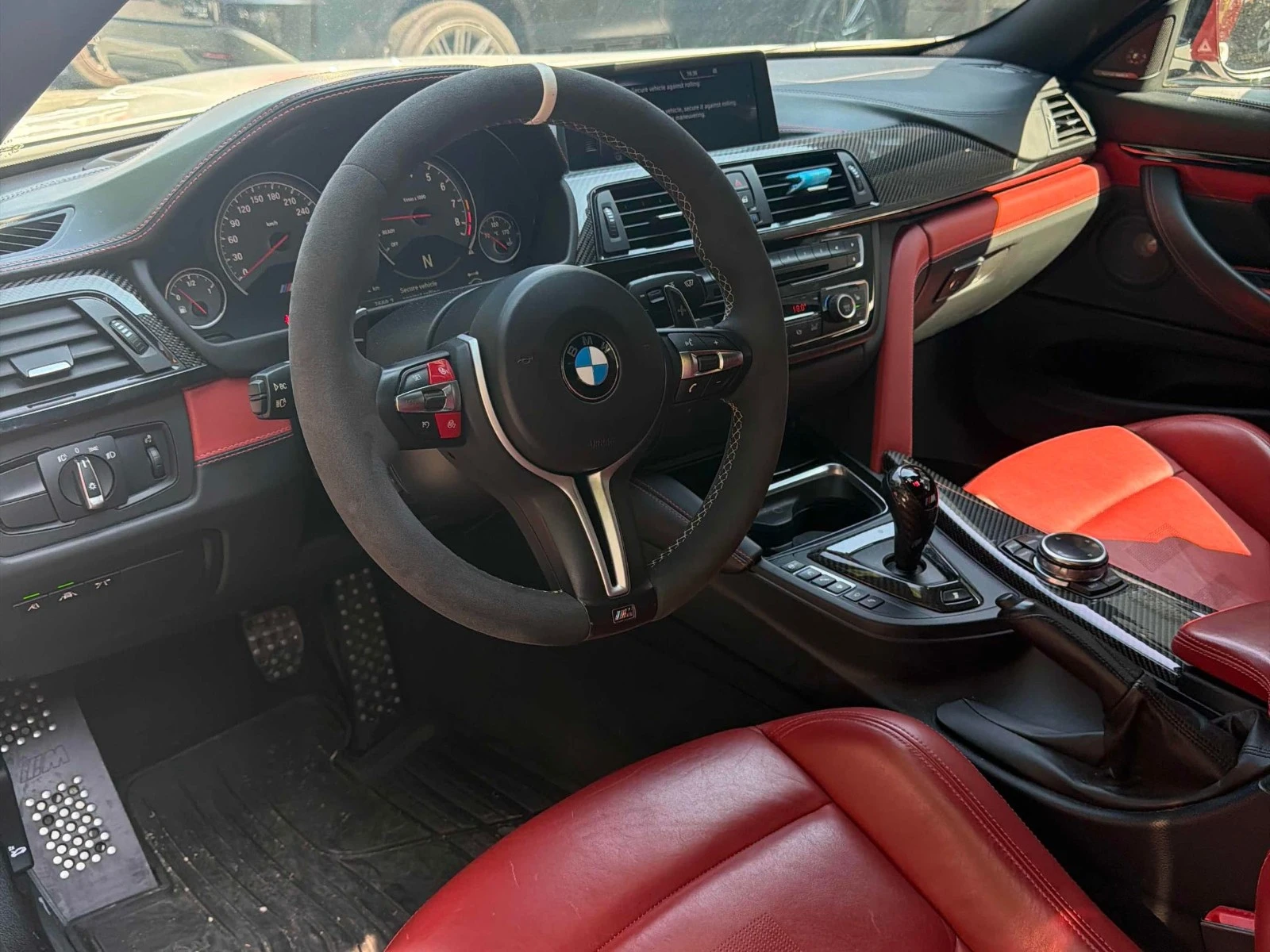 BMW M4 DCT* HARMAN KARDON* КОЖА* ПОДГРЕВ* КАМЕРА* , снимка 5 - Автомобили и джипове - 55530620