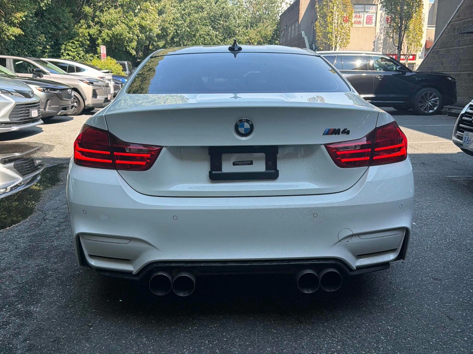 BMW M4 DCT* HARMAN KARDON* КОЖА* ПОДГРЕВ* КАМЕРА* , снимка 4 - Автомобили и джипове - 55530620