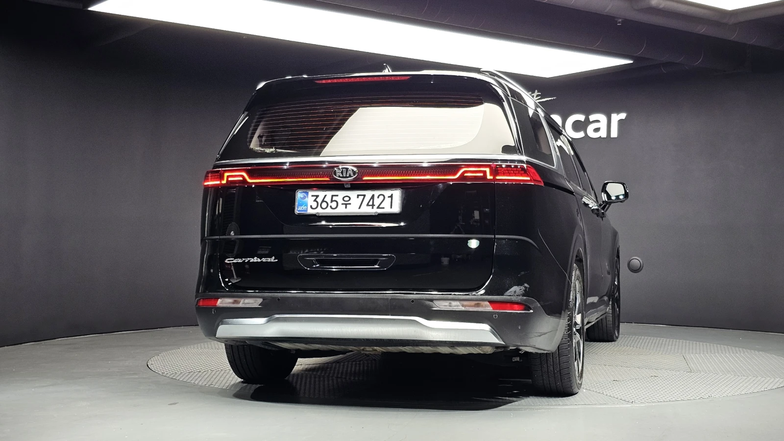 Kia Carnival 2.2* 360* ЕЛ. БАГАЖНИК* ПОДГРЕВ ВОЛАН* КРАЙНА ЦЕНА, снимка 4 - Автомобили и джипове - 56024737