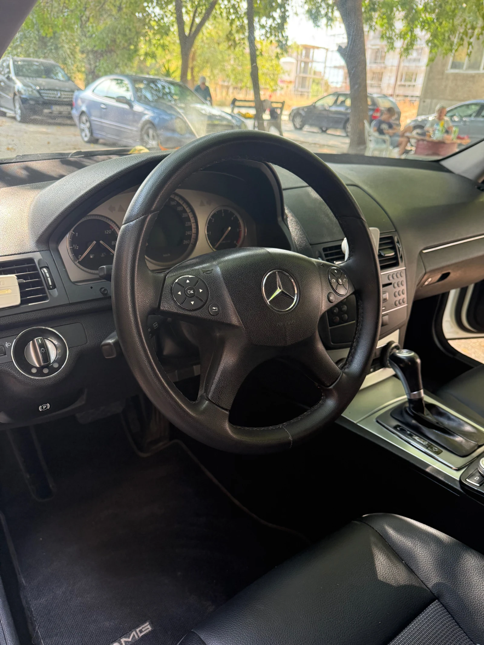 Mercedes-Benz C 220 Avantgarde, снимка 12 - Автомобили и джипове - 56048610