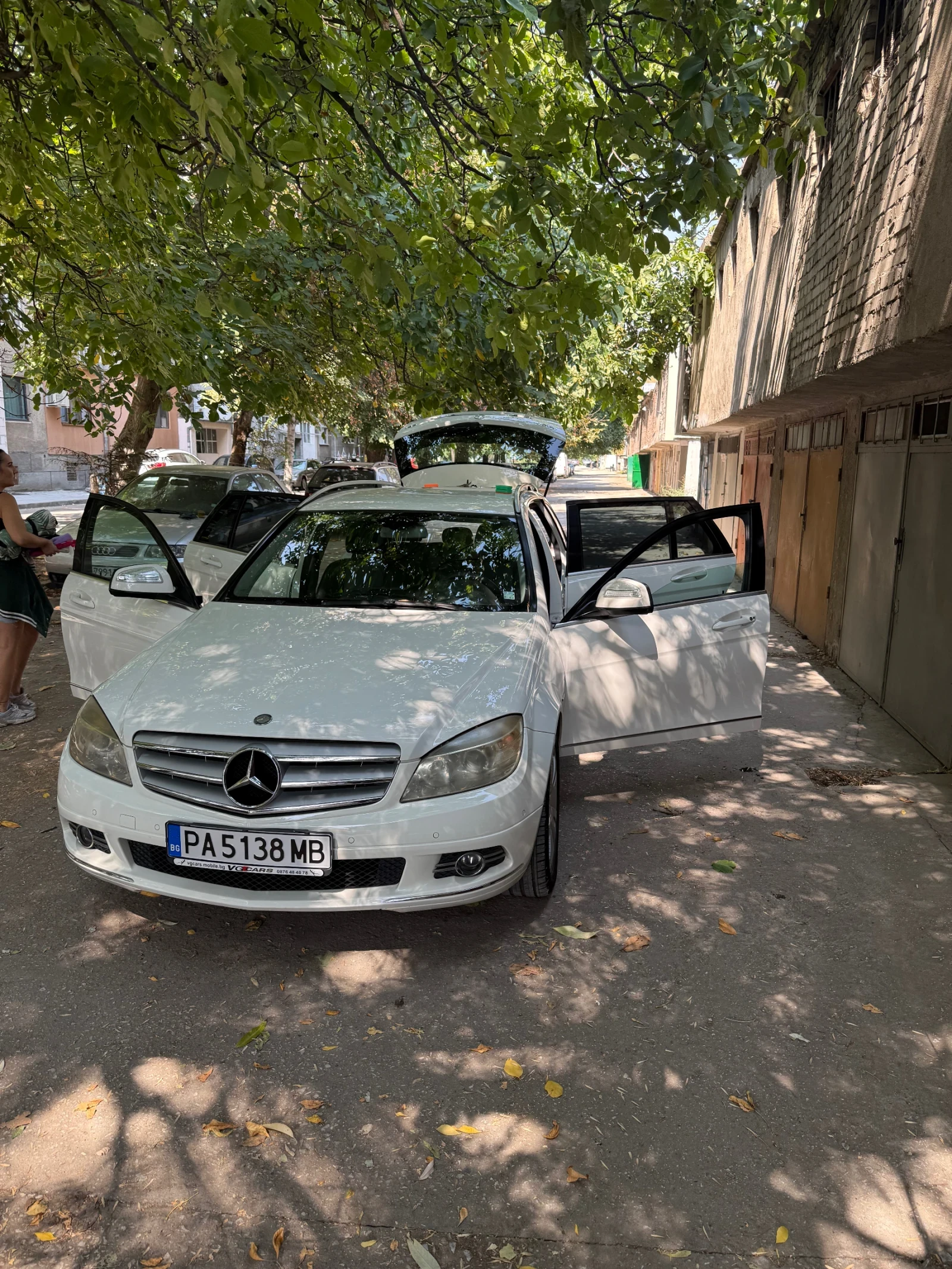 Mercedes-Benz C 220 Avantgarde, снимка 16 - Автомобили и джипове - 56048610