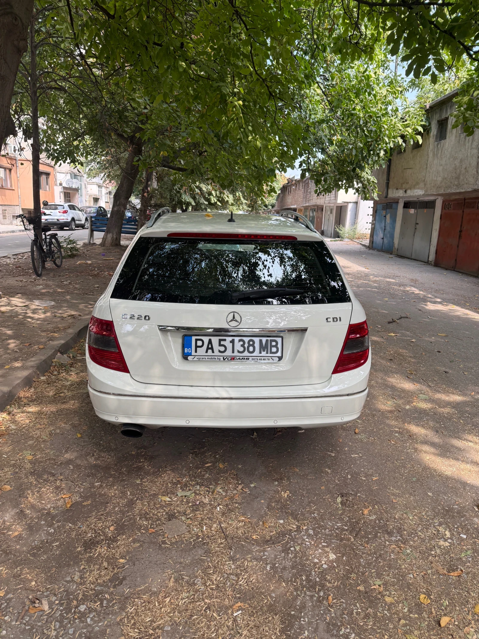 Mercedes-Benz C 220 Avantgarde, снимка 3 - Автомобили и джипове - 56048610