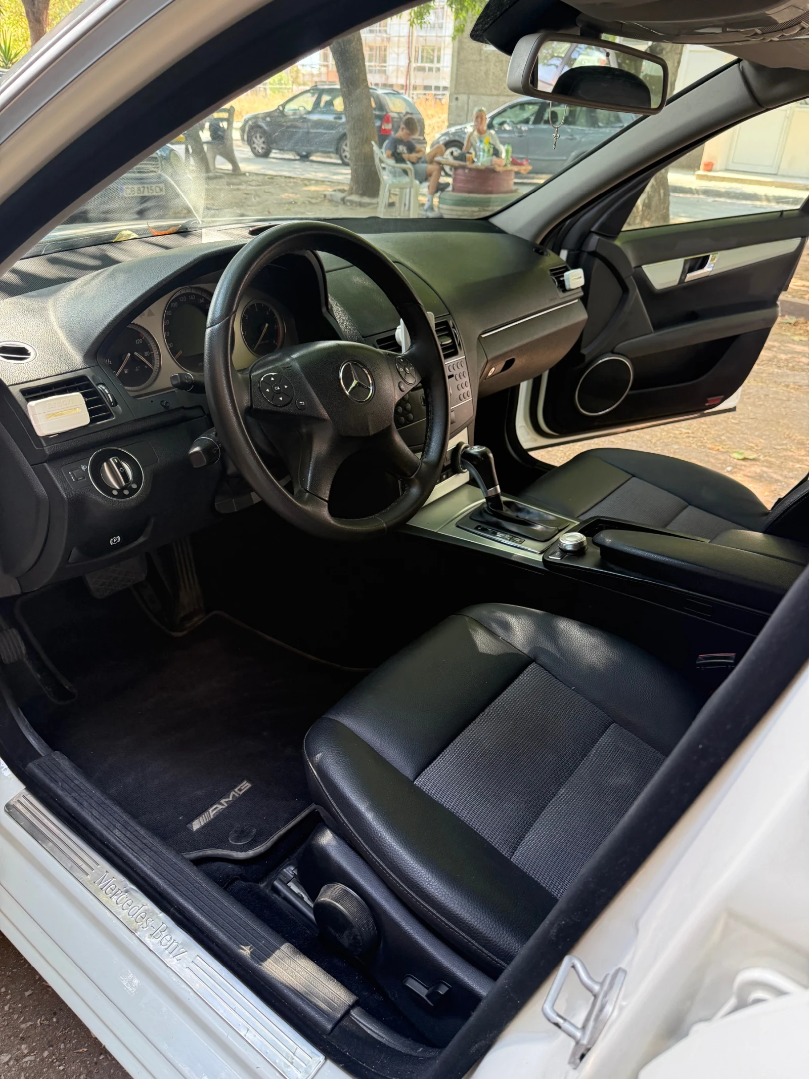 Mercedes-Benz C 220 Avantgarde, снимка 10 - Автомобили и джипове - 56048610