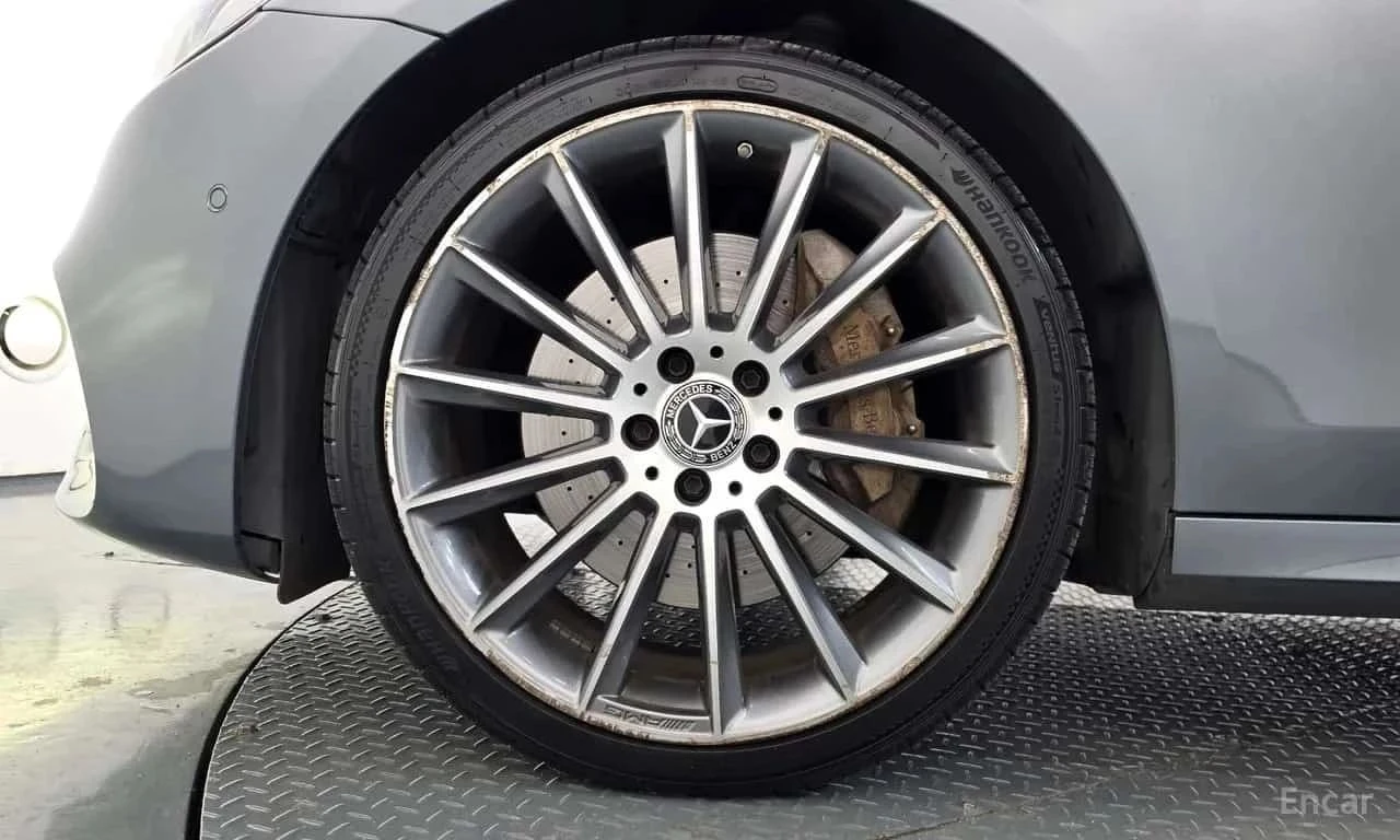 Mercedes-Benz E 300, снимка 5 - Автомобили и джипове - 56736962