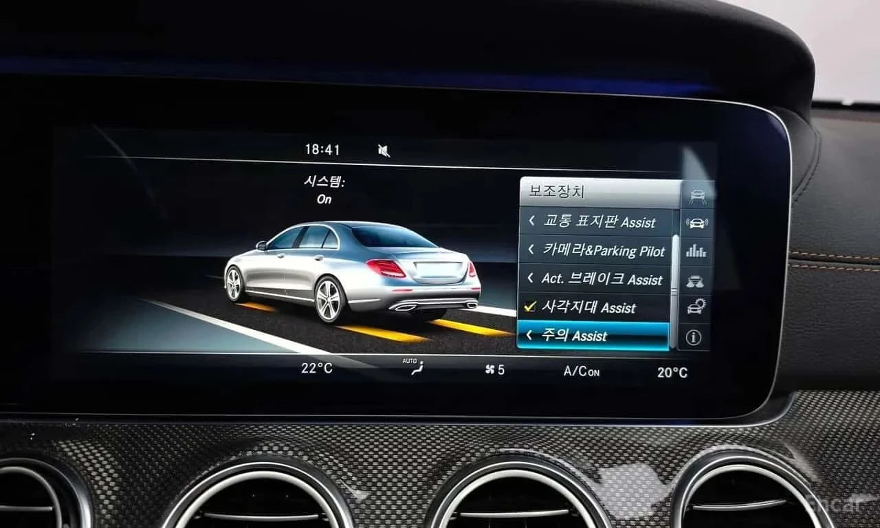 Mercedes-Benz E 300, снимка 16 - Автомобили и джипове - 56736962