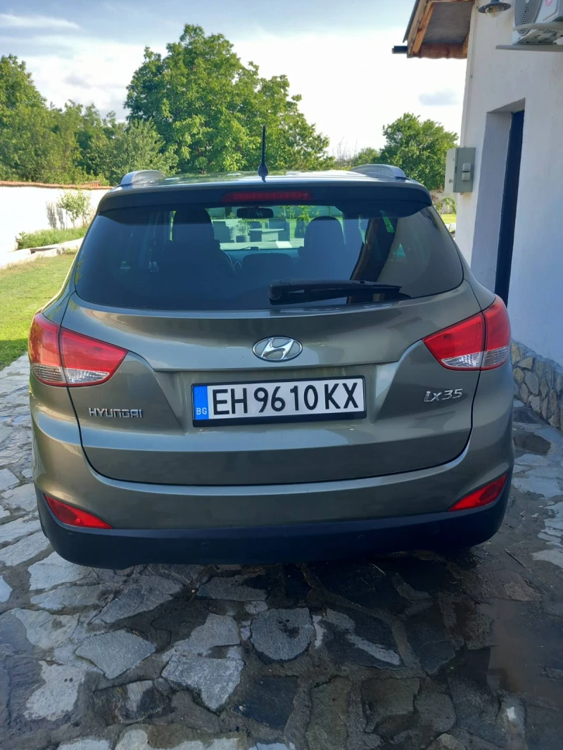 Hyundai IX35 лек, снимка 2 - Автомобили и джипове - 48996716