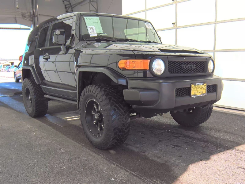 Toyota Fj cruiser КРАЙНА ЦЕНА ДО СОФИЯ, снимка 3 - Автомобили и джипове - 49358484