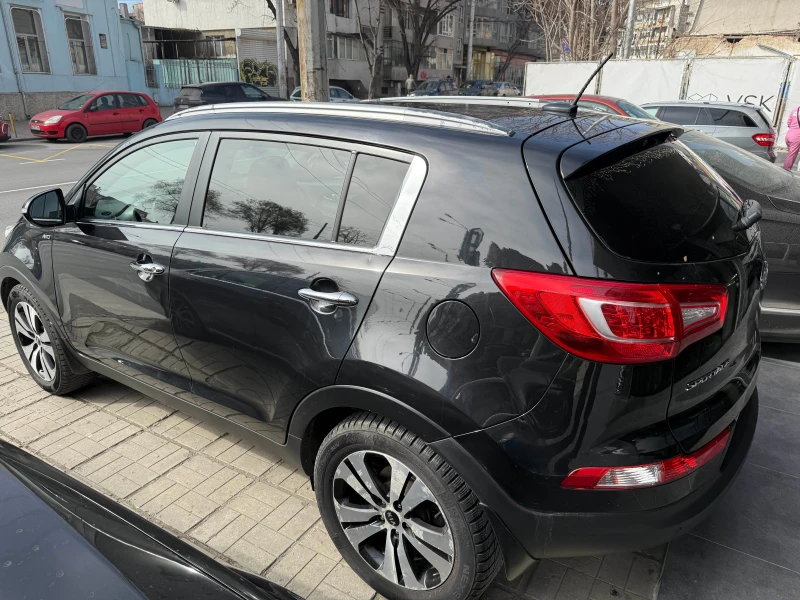 Kia Sportage, снимка 4 - Автомобили и джипове - 49436331