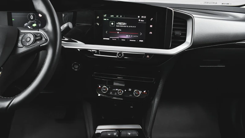 Opel Mokka e-Edition 50 kWh, снимка 14 - Автомобили и джипове - 53180753