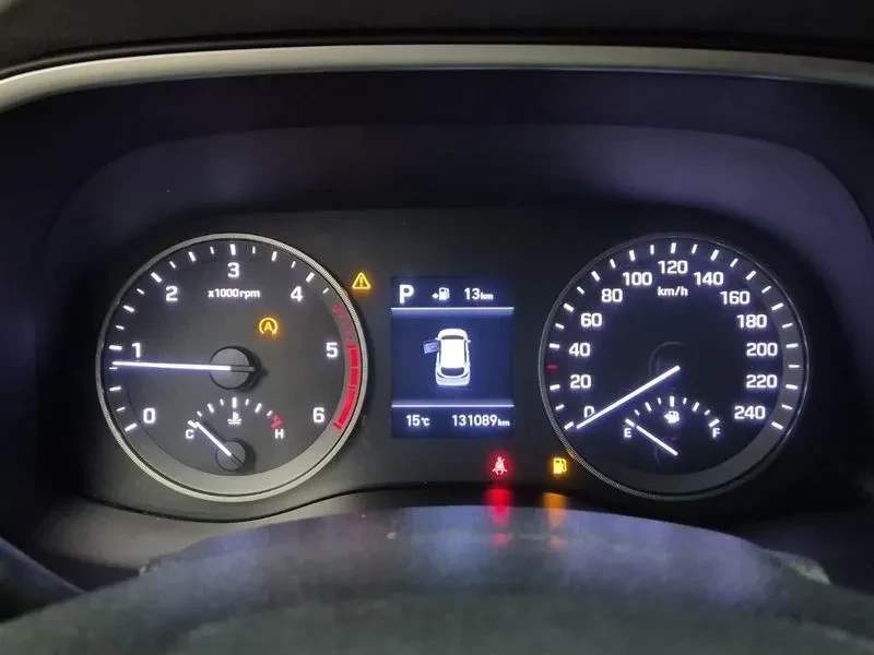 Hyundai Tucson Diesel 1.6 2Wd Modern, снимка 10 - Автомобили и джипове - 56304446