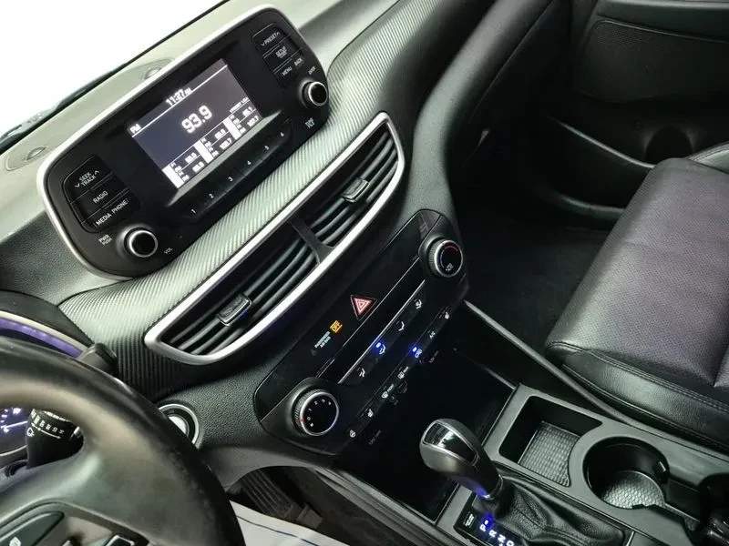 Hyundai Tucson Diesel 1.6 2Wd Modern, снимка 16 - Автомобили и джипове - 56304446