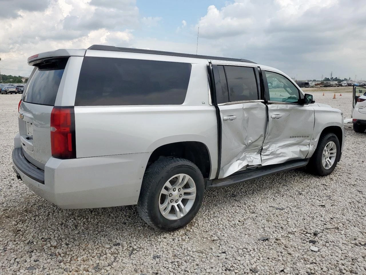 Chevrolet Suburban 5.3l K1500 Lt - изображение 3