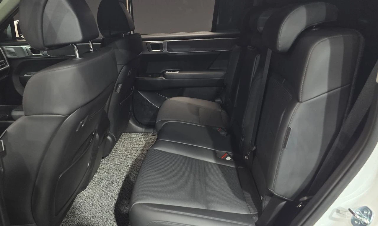 Hyundai Santa fe 1.6 HYBRID* 2WD* DISTRONIC* LANE ASSIST* ОБДУХВАНЕ, снимка 16 - Автомобили и джипове - 54987381