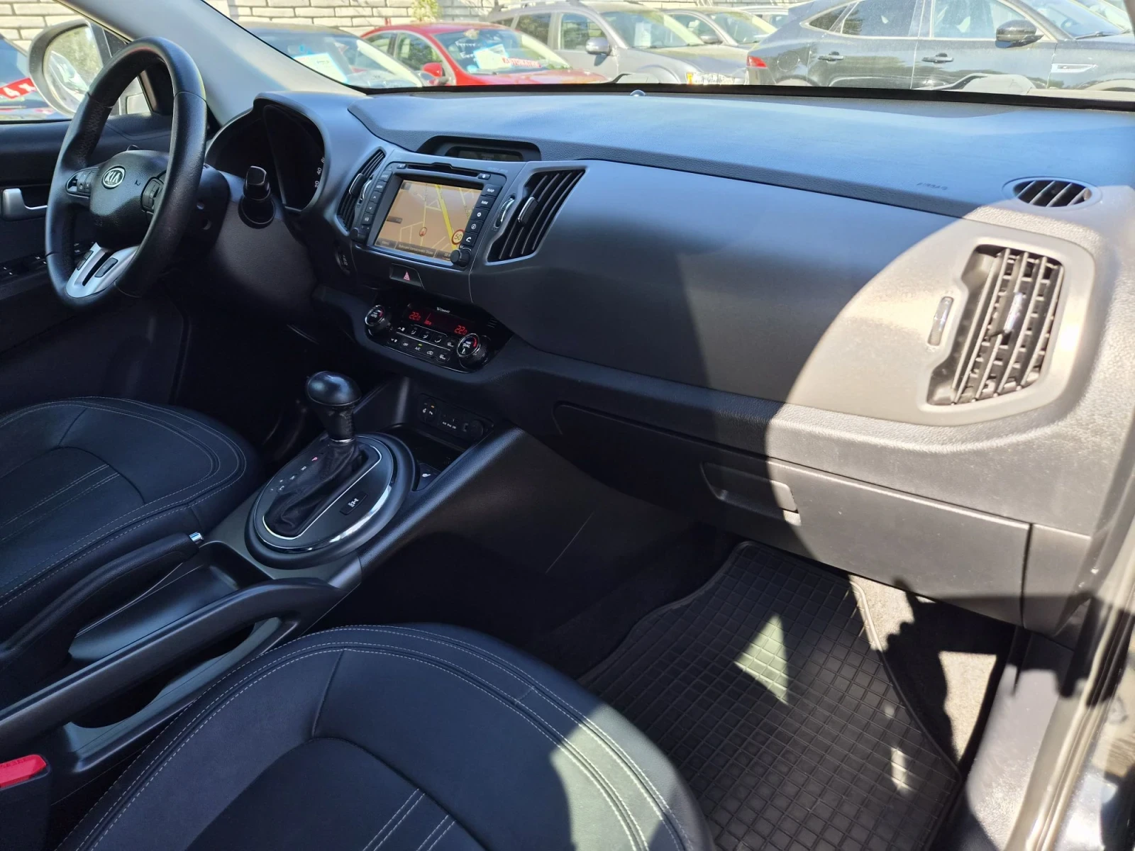 Kia Sportage 4x4-AUT-NAVI-KAMERA-PANORAMA, снимка 14 - Автомобили и джипове - 56067213
