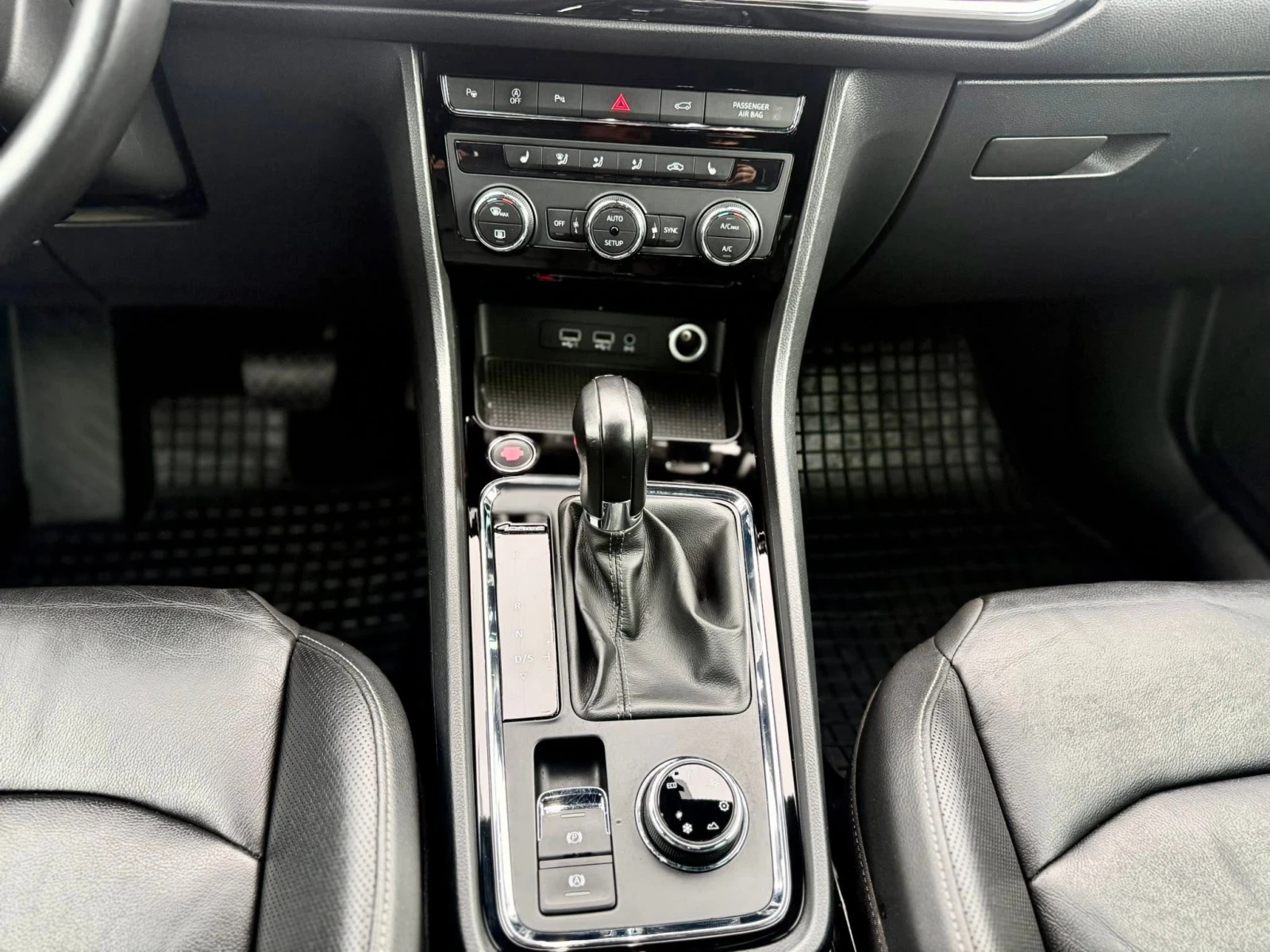 Seat Ateca 2.0 4x4 АВТОМАТИК XCELLENCE, снимка 12 - Автомобили и джипове - 56112601