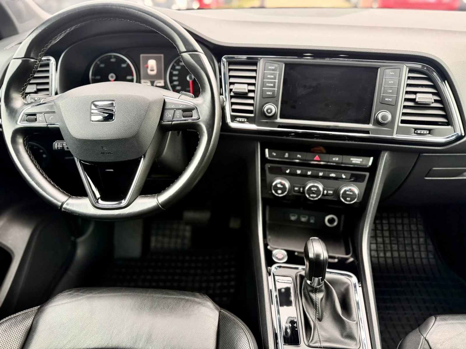 Seat Ateca 2.0 4x4 АВТОМАТИК XCELLENCE, снимка 11 - Автомобили и джипове - 56112601