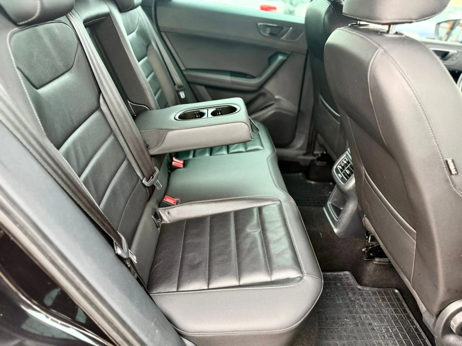 Seat Ateca 2.0 4x4 АВТОМАТИК XCELLENCE, снимка 14 - Автомобили и джипове - 56112601