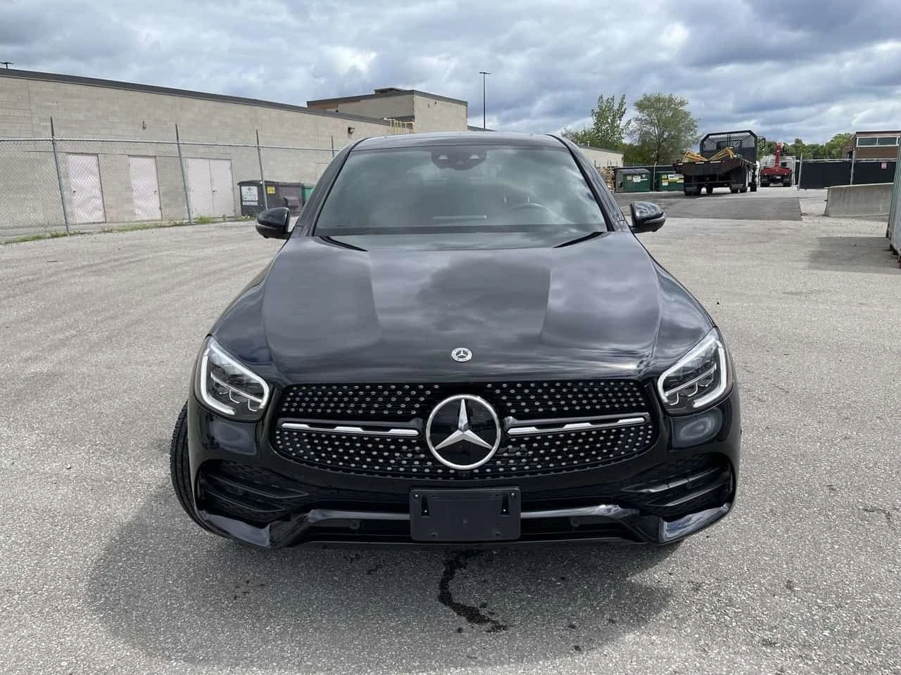 Mercedes-Benz GLC 300 4MATIC | AMG Pkg | Driving Assistance , снимка 2 - Автомобили и джипове - 56268650