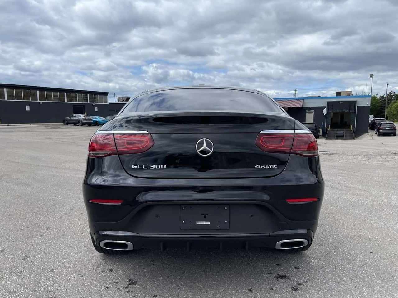 Mercedes-Benz GLC 300 4MATIC | AMG Pkg | Driving Assistance , снимка 5 - Автомобили и джипове - 56268650