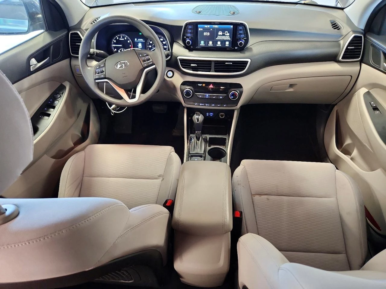 Hyundai Tucson, снимка 8 - Автомобили и джипове - 56511201