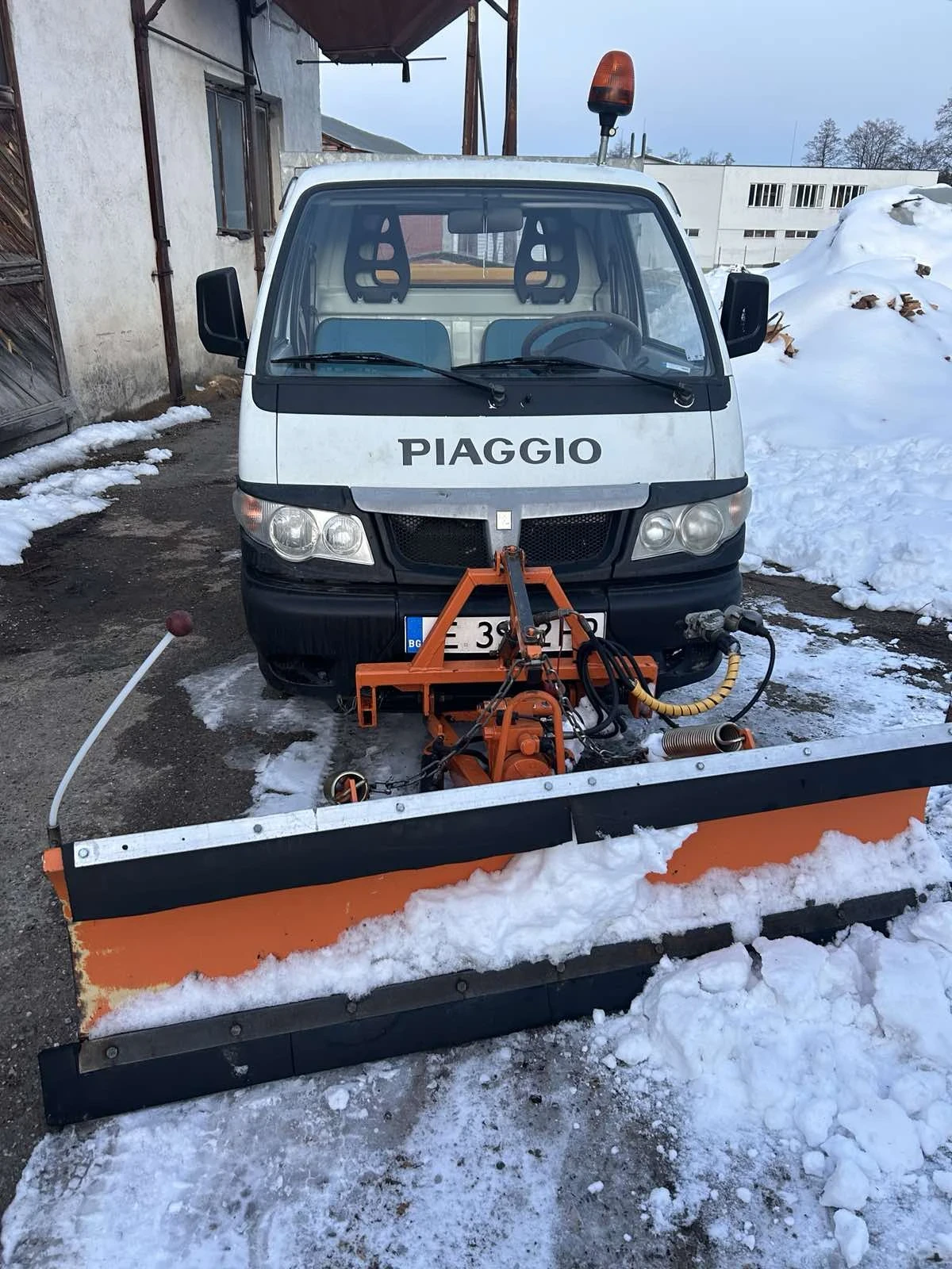 Други Друг Piaggio Porter 1.4i 4x4