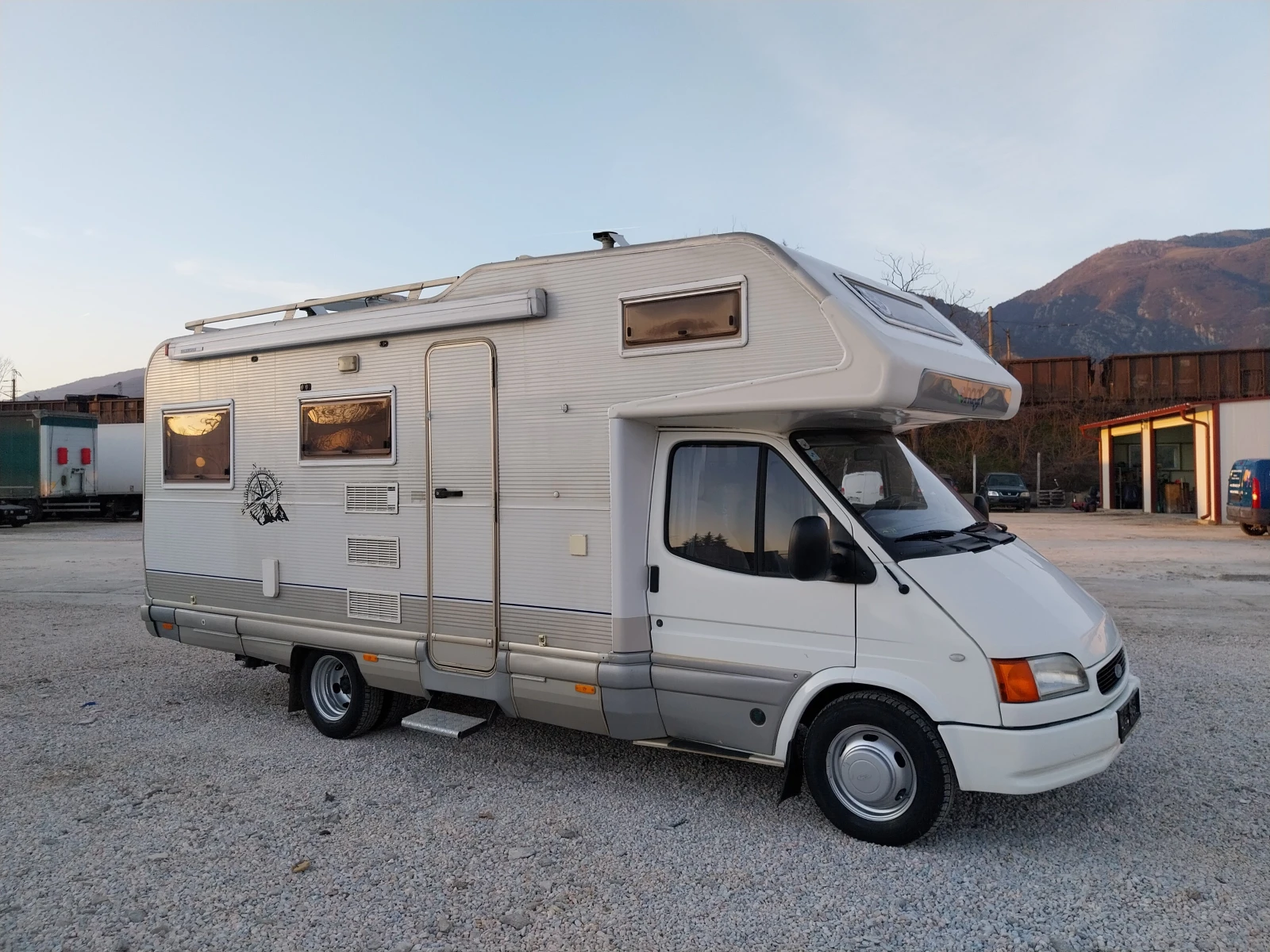 Кемпер Ford Elnagh/2.5TDI-110кс/* Б категория* TOP , снимка 3 - Каравани и кемпери - 53818532